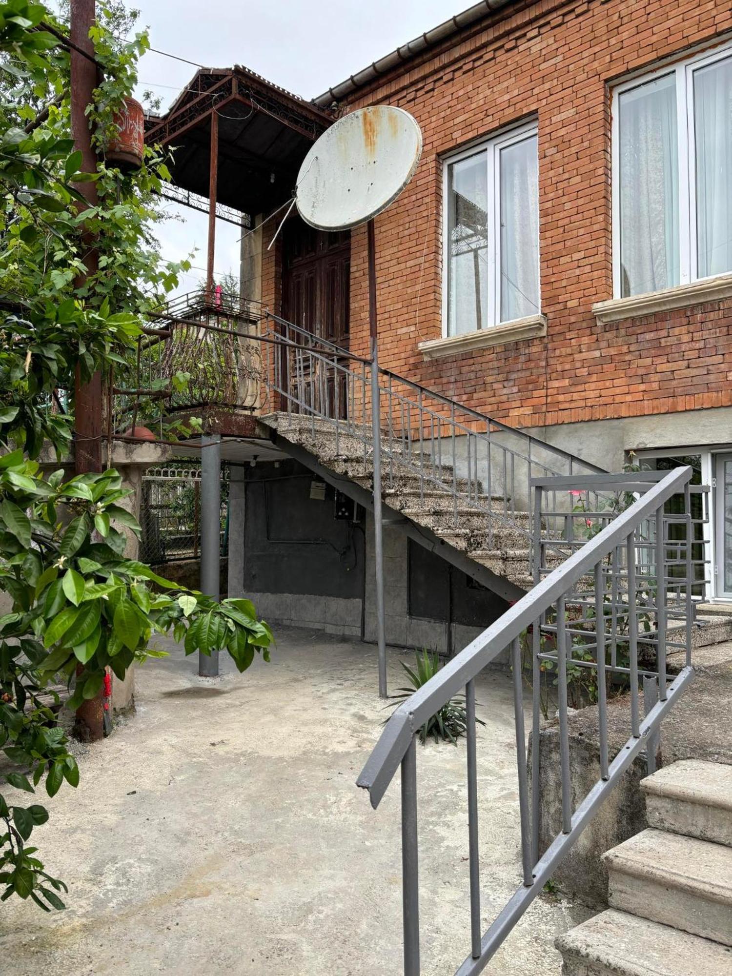 Guest House Happy House Kutaisi Exterior foto