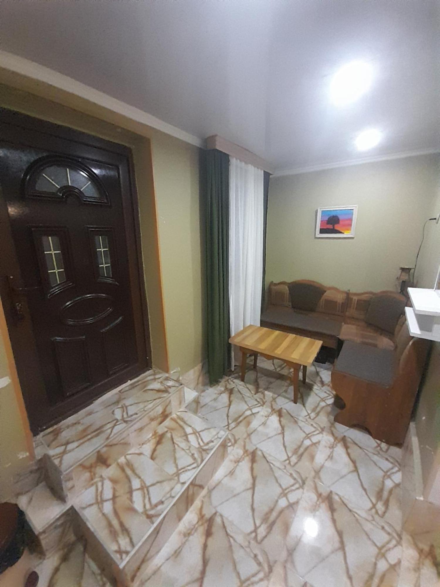 Guest House Happy House Kutaisi Exterior foto